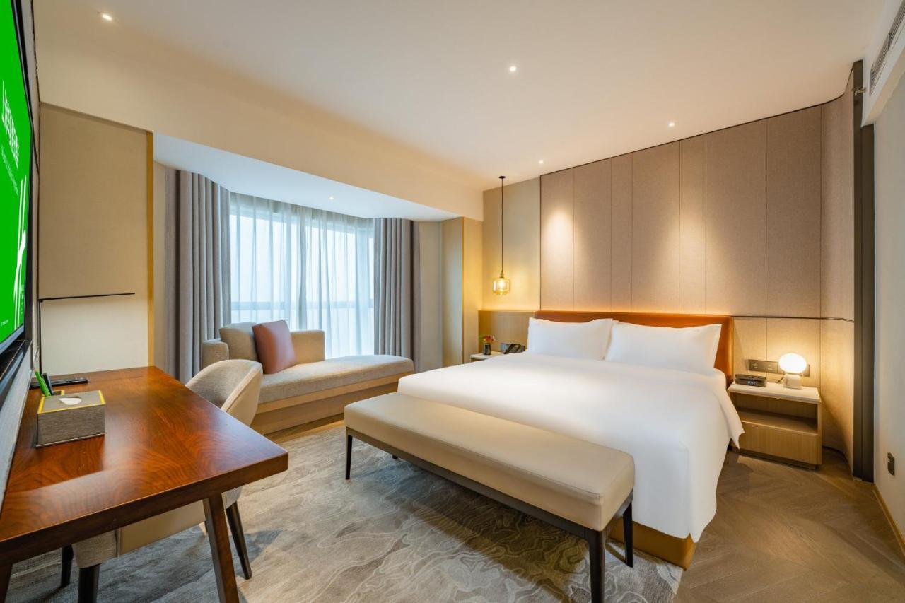 Holiday Inn Shanghai Huaxia By Ihg - Overlooking City Scenery At Sky View Restaurant Εξωτερικό φωτογραφία