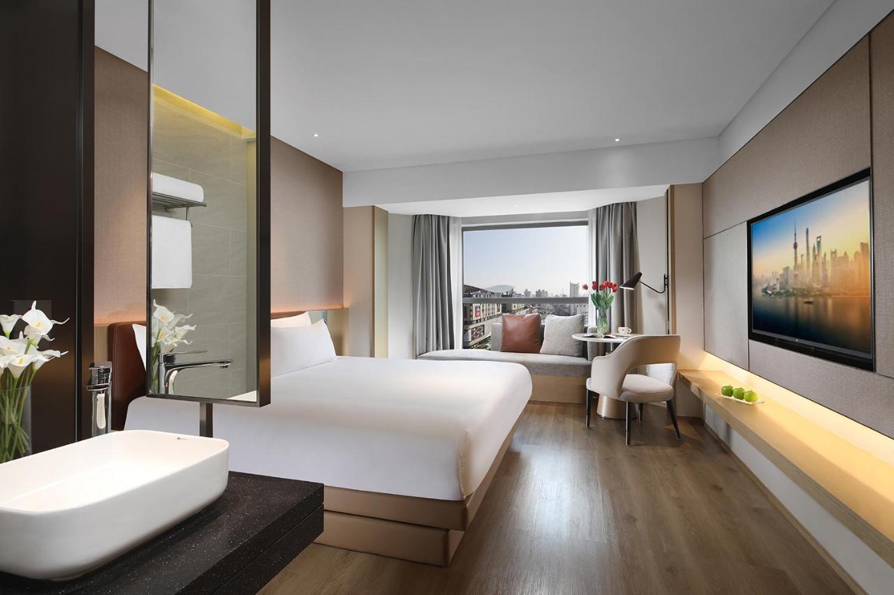 Holiday Inn Shanghai Huaxia By Ihg - Overlooking City Scenery At Sky View Restaurant Εξωτερικό φωτογραφία