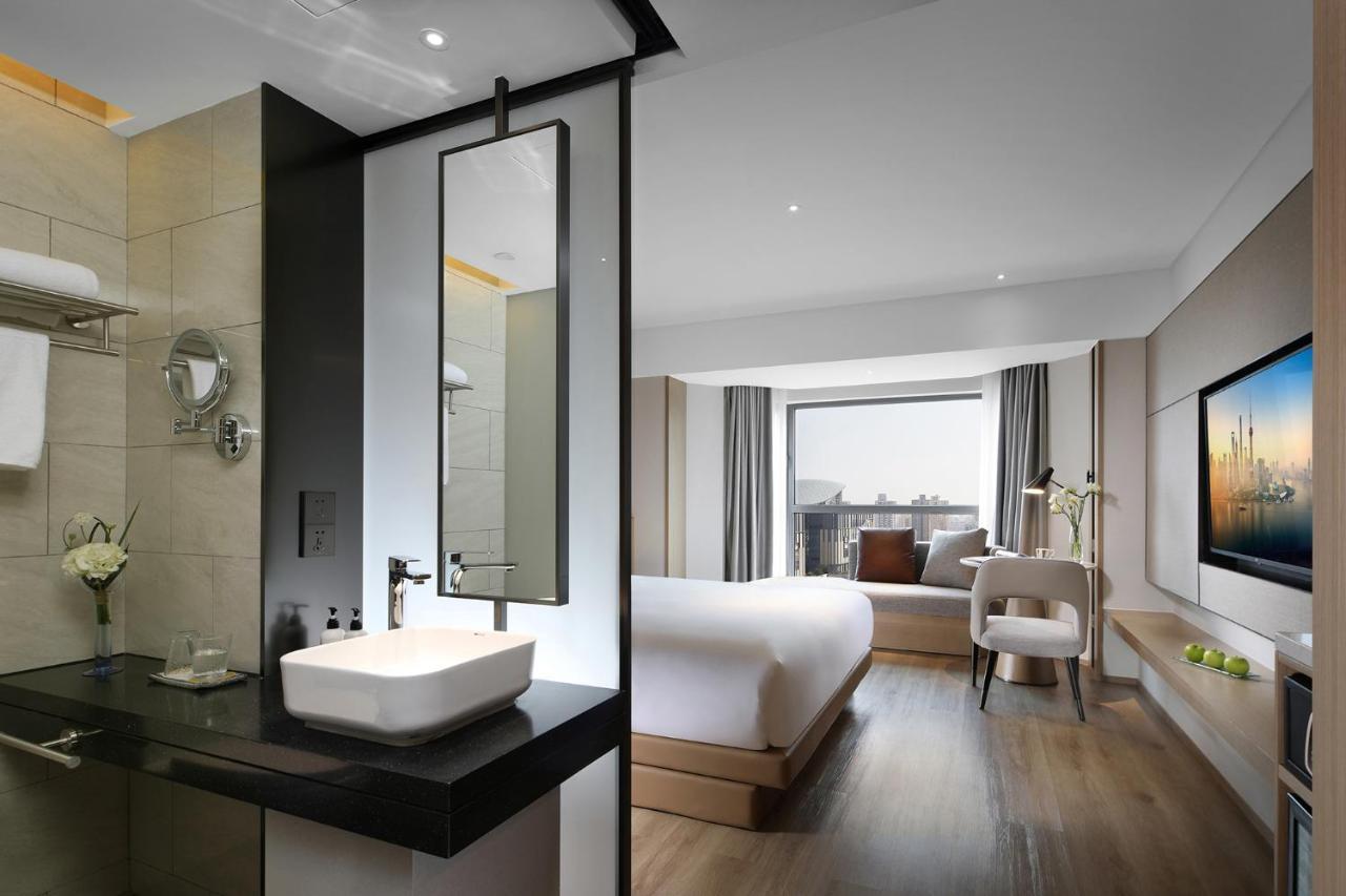 Holiday Inn Shanghai Huaxia By Ihg - Overlooking City Scenery At Sky View Restaurant Εξωτερικό φωτογραφία