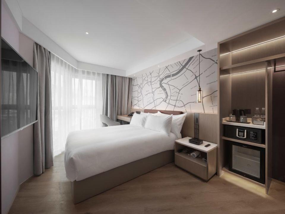 Holiday Inn Shanghai Huaxia By Ihg - Overlooking City Scenery At Sky View Restaurant Εξωτερικό φωτογραφία